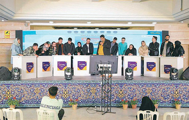 فولاد مبارکه؛ کتاب‌خوانی را از کارخانه به کانون خانواده‌ها می برد