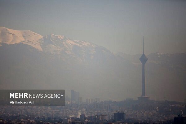 سکون شدید هوا در تهران/تداوم آلودگی هوا