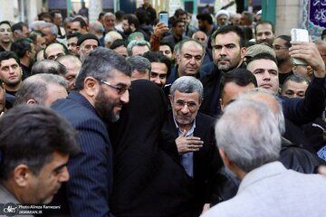 تسلیت صمیمانه رئیس سابق سازمان انرژی اتمی به محمود احمدی نژاد در پی فوت خواهرش+عکس