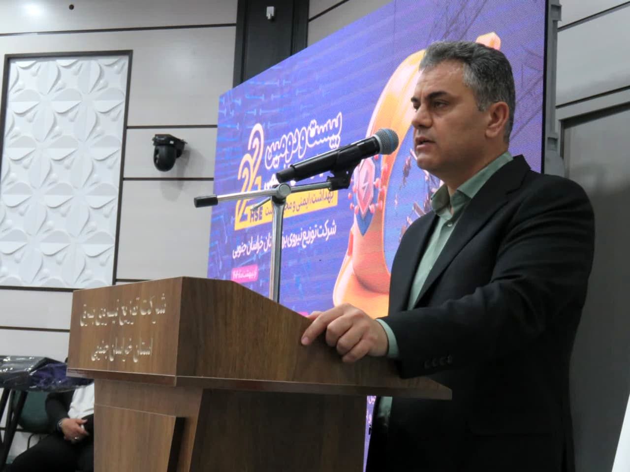 تبدیل ۱۰۰۰ کیلومتر شبکه برق خراسان جنوبی به کابل خودنگهدار