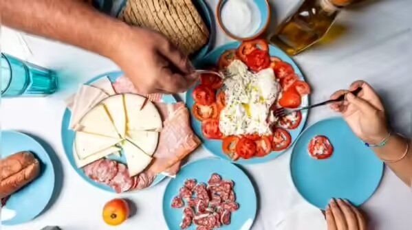 10 خوراکی مهم رژیم مدیترانه‌ای برای طول عمر بیشتر