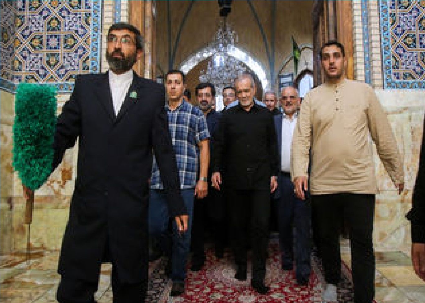 تشرف پزشکیان به زیارت حضرت فاطمه معصومه (س)+ فیلم