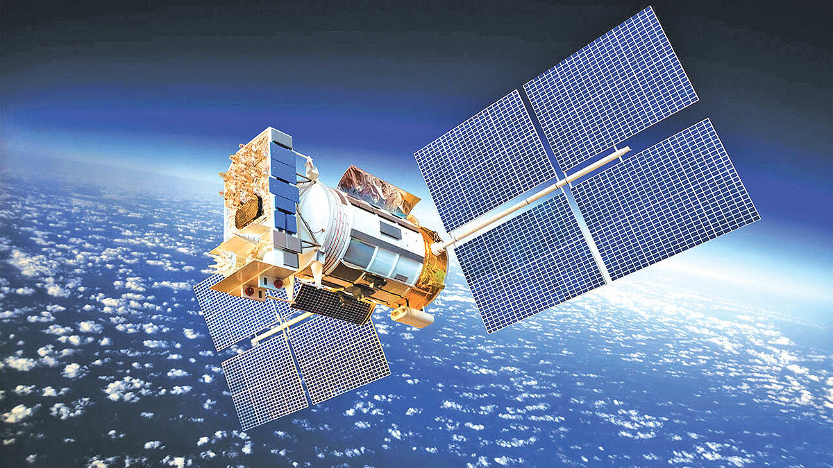 پنل‌های خورشیدی ماهواره‌های فضایی در اصفهان تولید شد