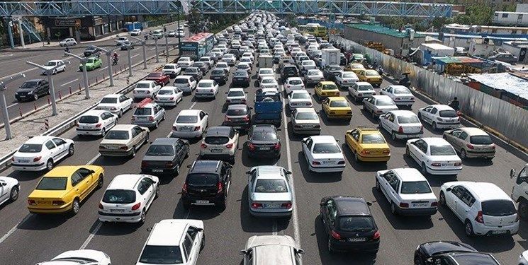 ترافیک فوق سنگین در ورودی های شرقی پایتخت/مسدود شدن جاده هراز