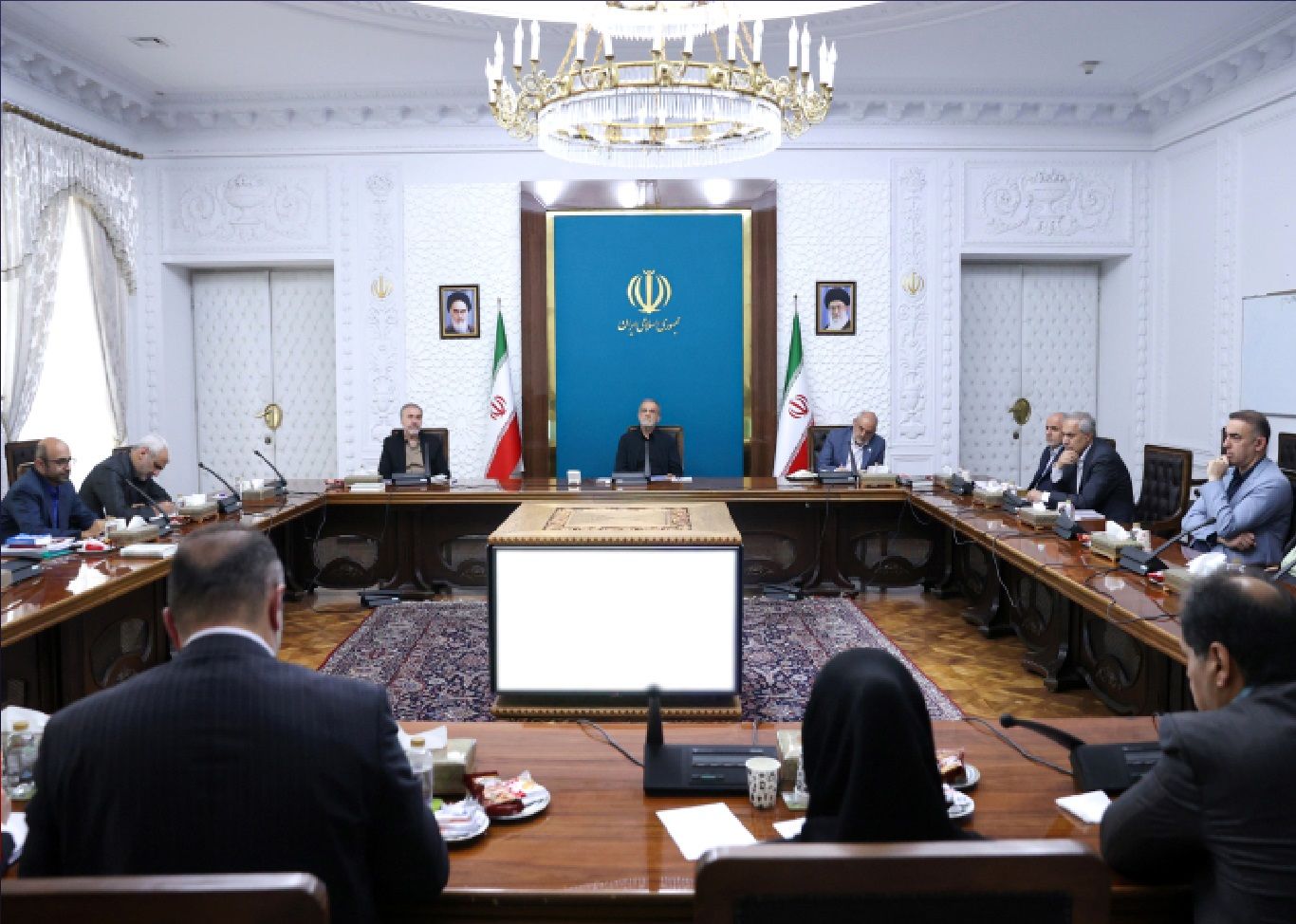 پزشکیان: گام اساسی در مبارزه با مواد مخدر، برخورد با عرضه غیرقانونی و آگاهی‌سازی است