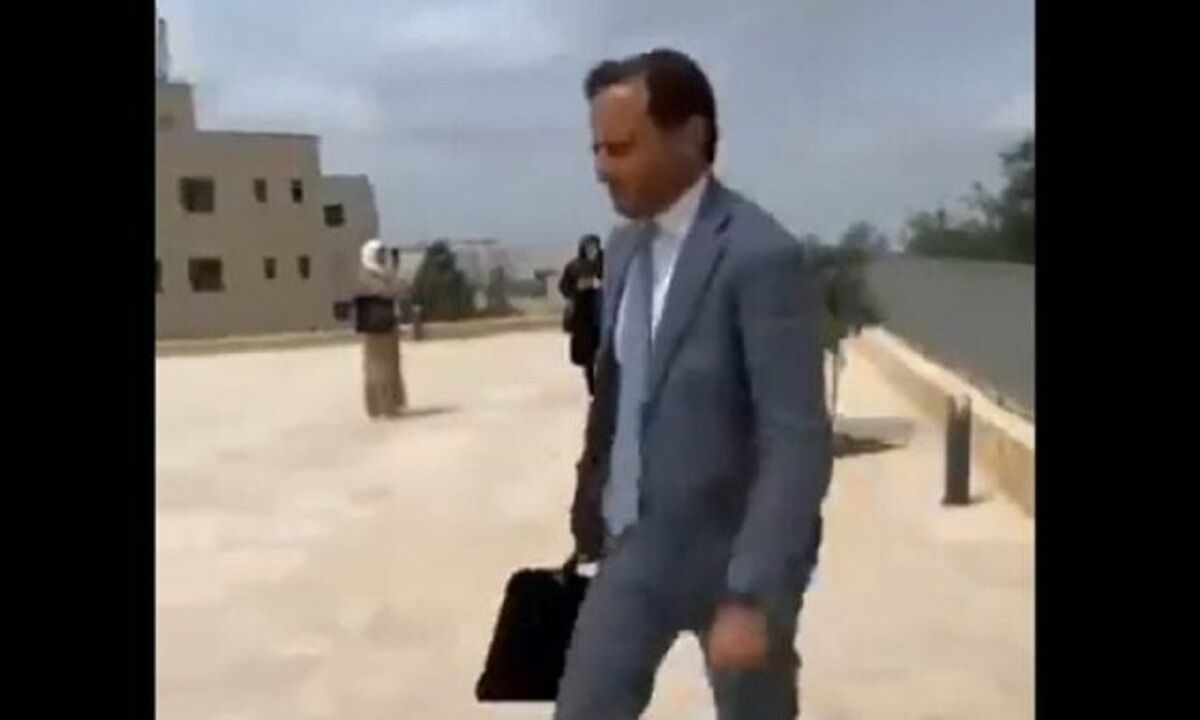 دانشجویان سفیر آلمان را از دانشگاه بیرون کردند+ فیلم
