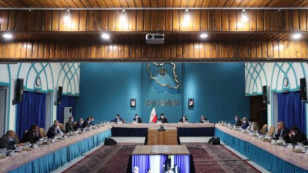 رئیسی: تأخیر در پرداخت حقوق نیروی انسانی یک ساعت هم مجاز نیست