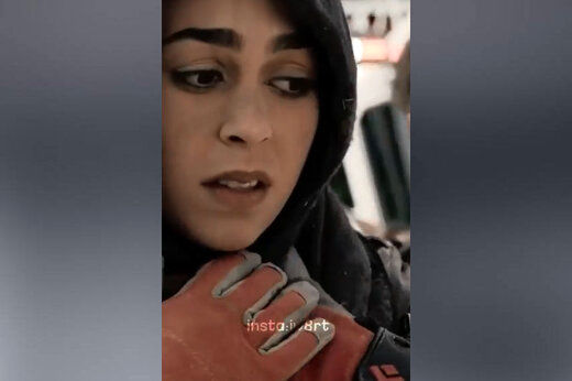 تلاش ماموران برای حفظ حجاب یک زن آتش‌نشان ایرانی در آمریکا+فیلم