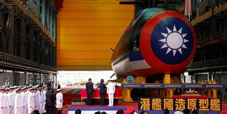 تایوان آماده جنگ با چین شد/ رونمایی از اولین زیردریایی بومی+عکس