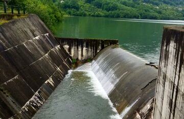 سرریز شدن 2 سد بزرگ کشور در پی بارش‌های اخیر