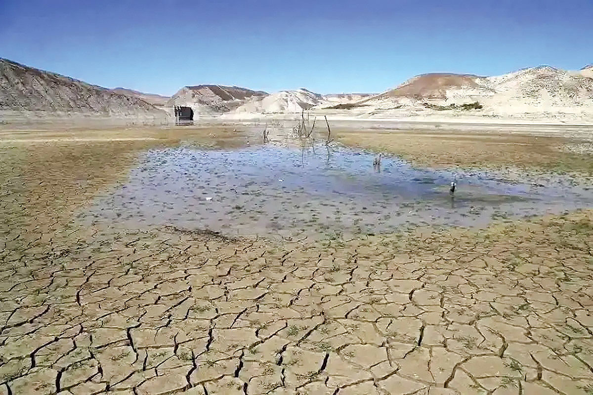 سقوط آبی در 5 پرده