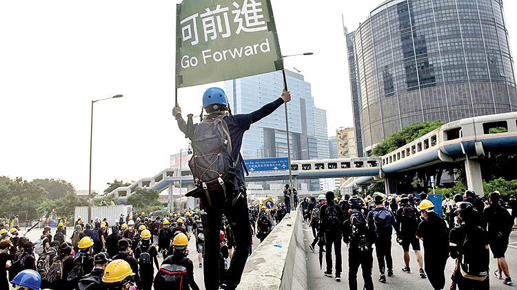 بازداشت رهبران جنبش هنگ‌کنگ