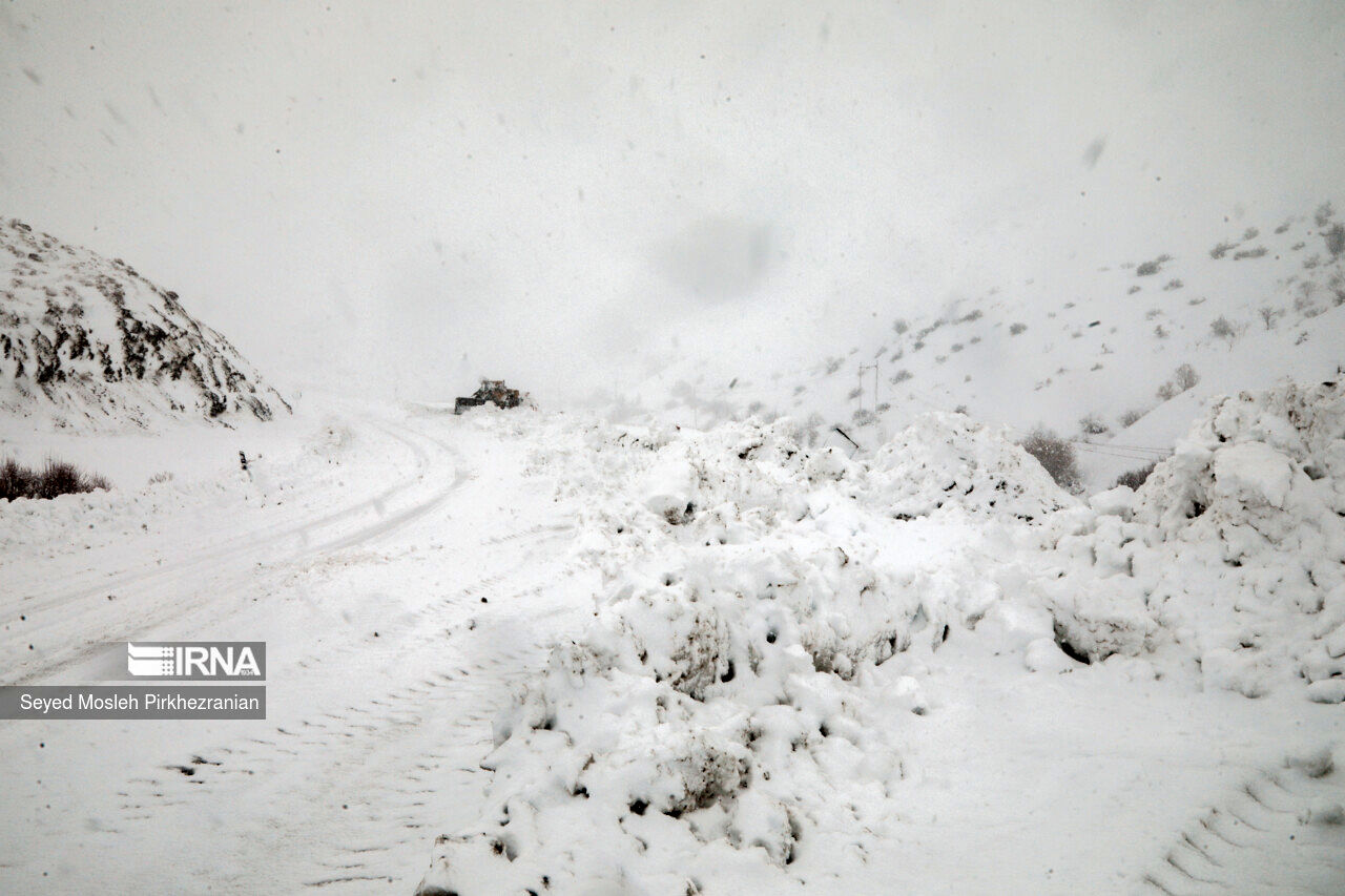  بارش دو متری برف در گردنه ژالانه+فیلم 