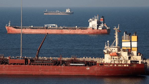 فایننشال تایمز: بازار نفت در آستانه ۱۰۰ دلاری  شدن قرار گرفت