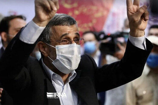 احمدی‌نژاد: می‌گویند یواشکی واکسن کرونا زده‌ام!