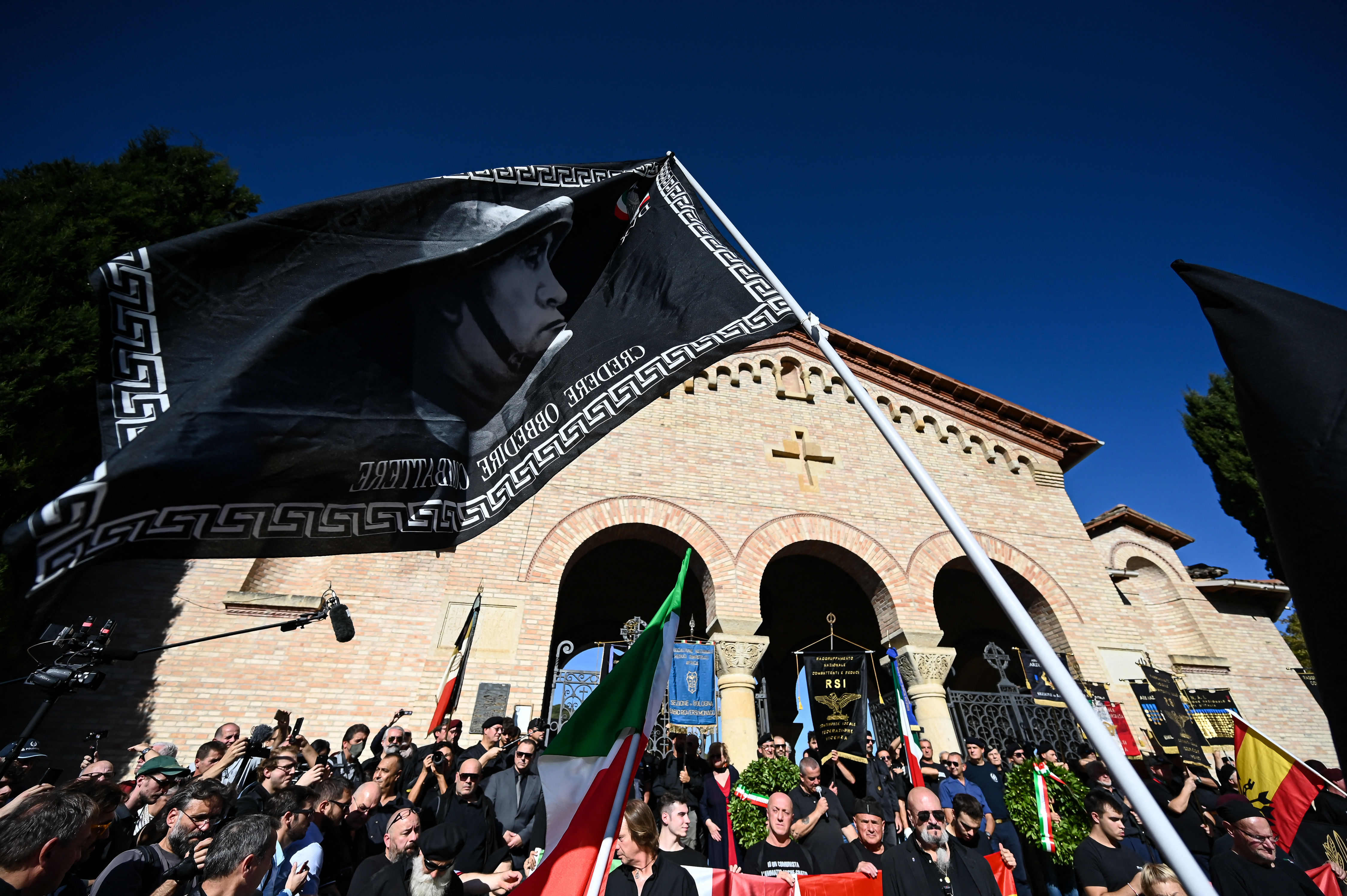 تظاهرات نئوفاشیست‌ها در سالگرد اعدام موسولینی در ایتالیا