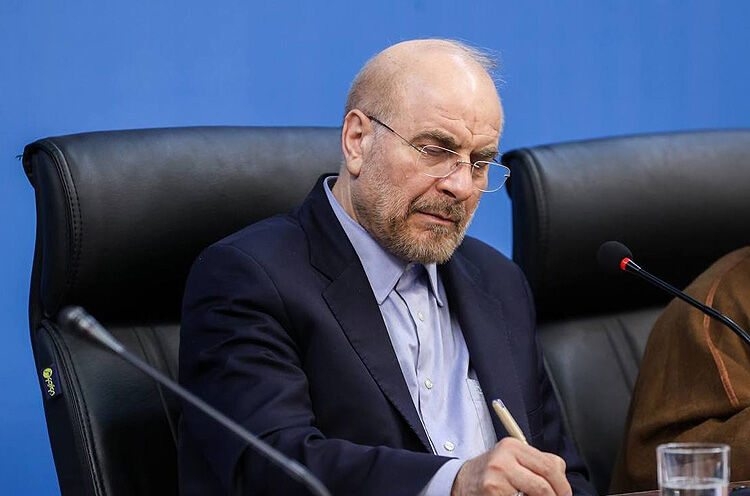 مدال افتخار مجاهدت بر سینه سپاه می‌درخشد