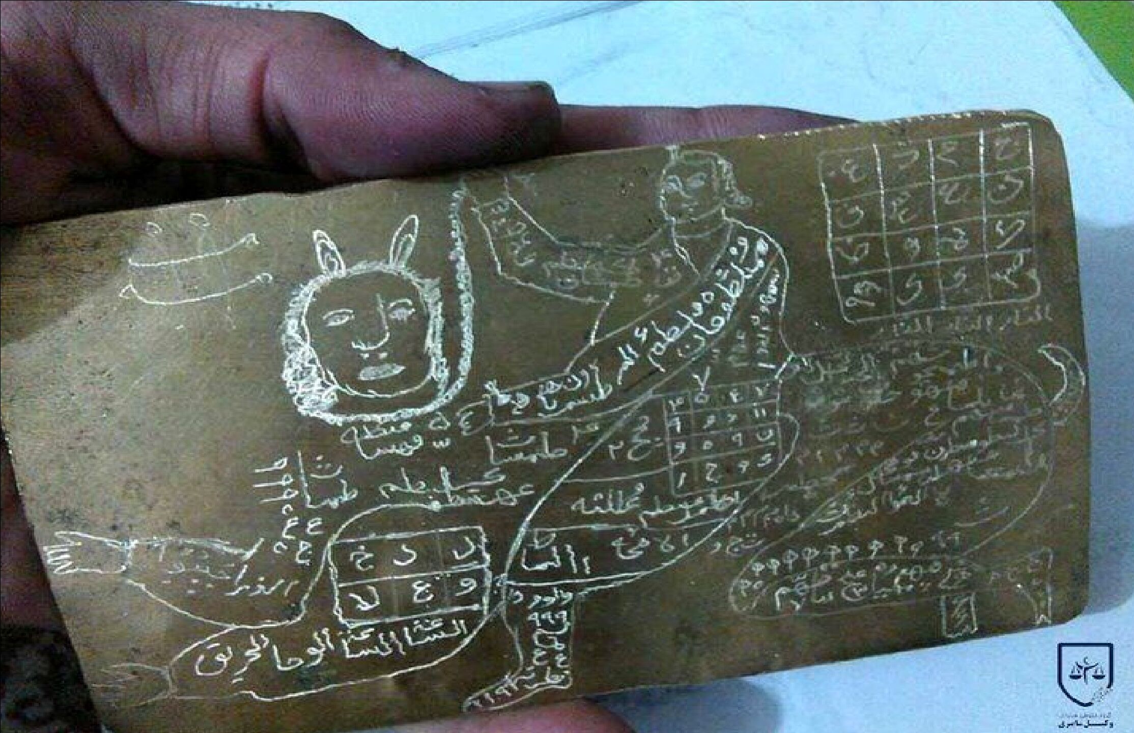 بازداشت کلاهبردار ۵ میلیاردی با روش رمالی مجازی 