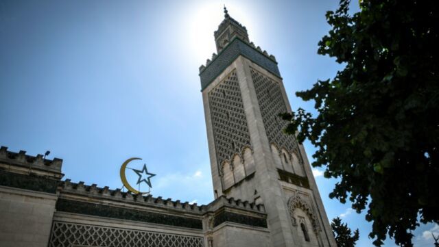 دولت فرانسه 73 مسجد را تعطیل کرد 