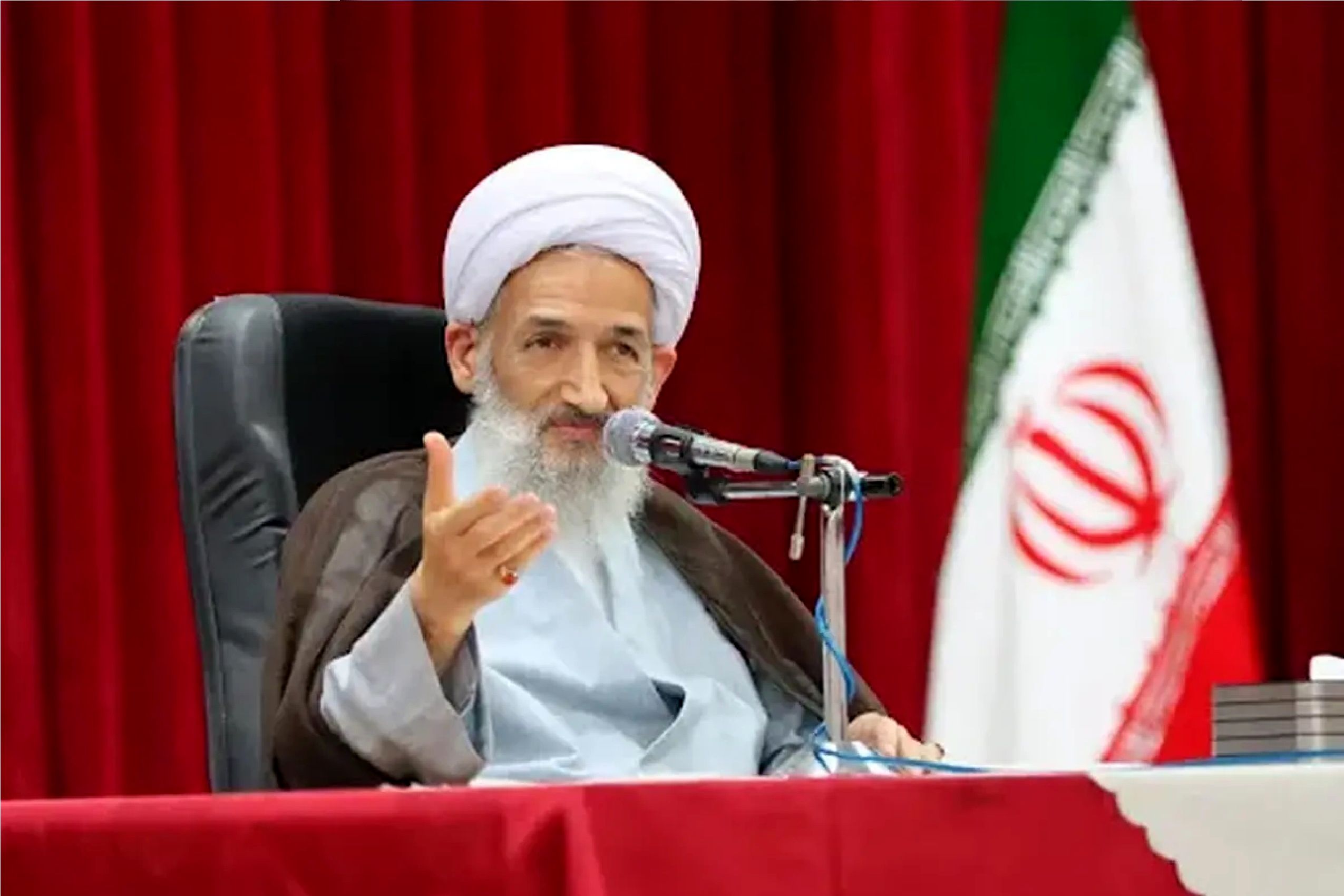 مسئولانی که حجاب را در مدارس نادیده می‌گیرند باید برکنار شوند