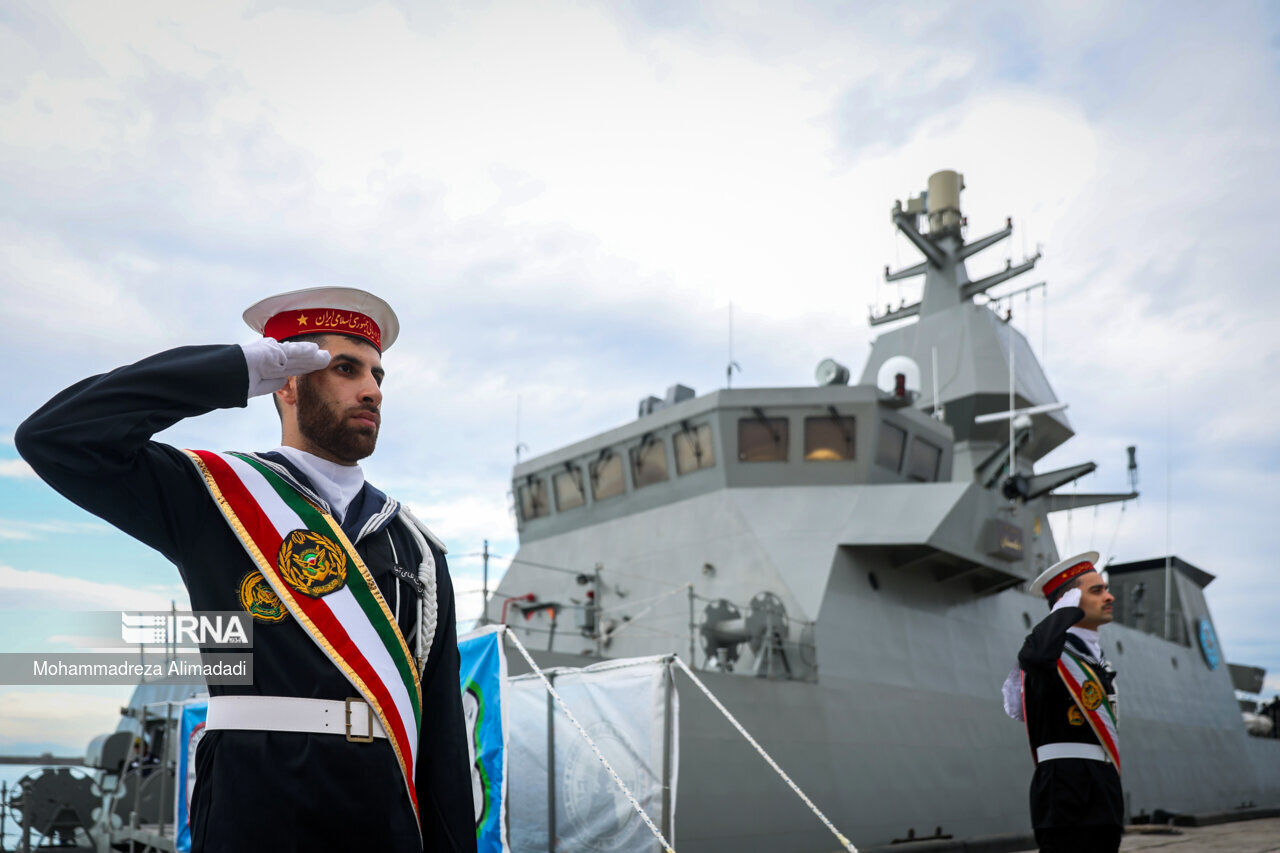 الحاق پیشرفته‌ترین ناوشکن ایرانی به ناوگان نیروی دریایی ارتش / اولین تصاویر از «دیلمان» + عکس