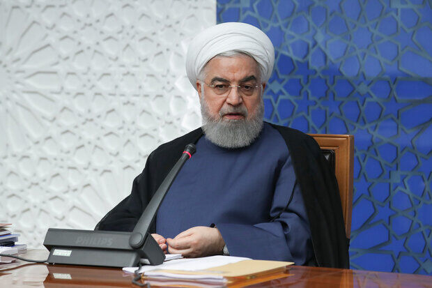 بهره‌برداری از طرح‌های ریلی و آزادراهی با حضور روحانی