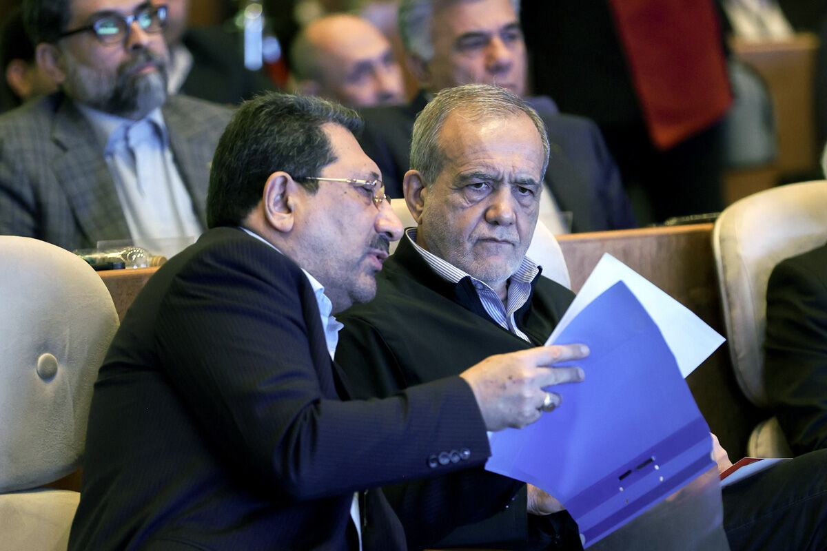 پزشکیان: ما بد مدیریت و بد سیاستگذاری می‌کنیم