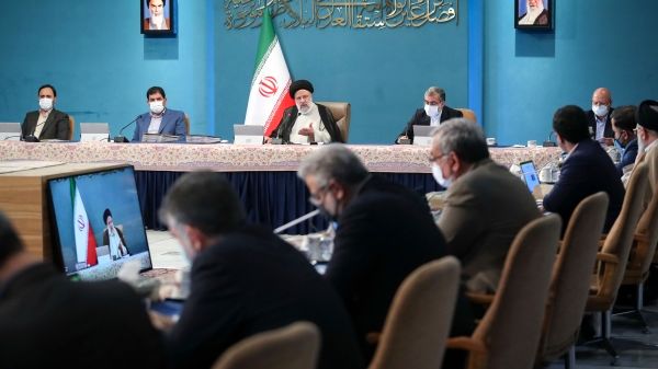رئیسی: هیچ کس حق ندارد با زبان زور با ملت ایران سخن بگوید