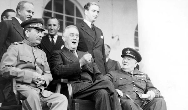 افشای پشت پرده تجمع رهبران جهان در کنفرانس تهران / مأموریت محرمانه افسران اطلاعات شوروی در ایران چه بود؟