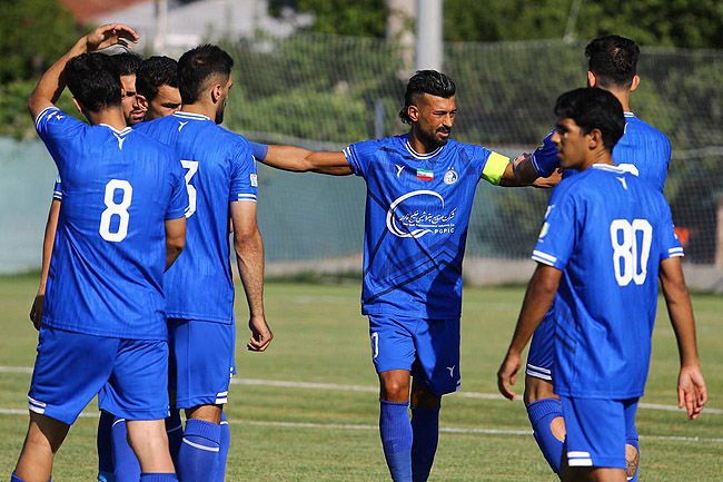 سفید و سیاه یک بازوبند