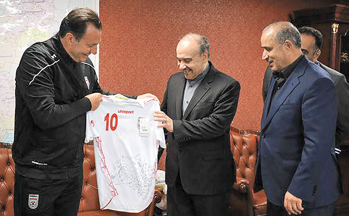 تقبیح «منت» وزارت ورزش بر سر فوتبال