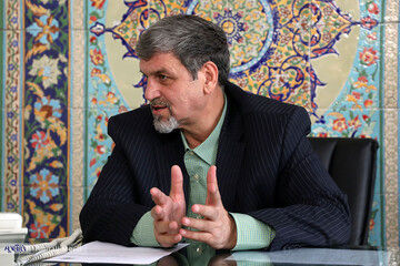 اقدامات پشت پرده احمدی نژاد برای ورود به انتخابات مجلس 1402/ محبوبیت خاتمی کمرنگ شده است