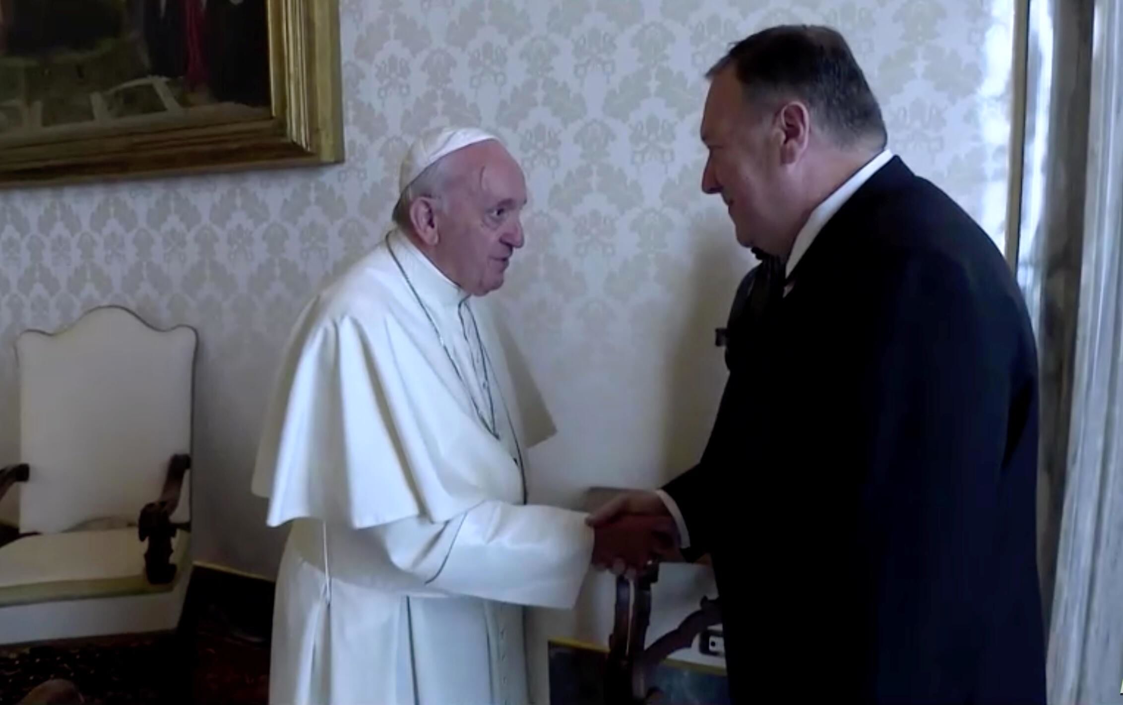 پاپ حاضر به دیدار با پمپئو نشد