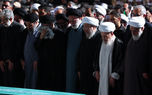 تصاویری از فرزندان رهبر شهید انقلاب در مراسم اقامه نماز 