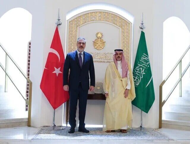 بن‌فرحان و فیدان درباره اوضاع منطقه رایزنی کردند