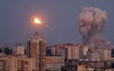 حملات گسترده پهپادی و موشکی مسکو به کی یف/ تاسیسات نفتی روسیه در تیررس اوکراین قرار گرفت