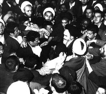 در ۳۰۲ روز حصر و حبس امام خمینی چه گذشت؟