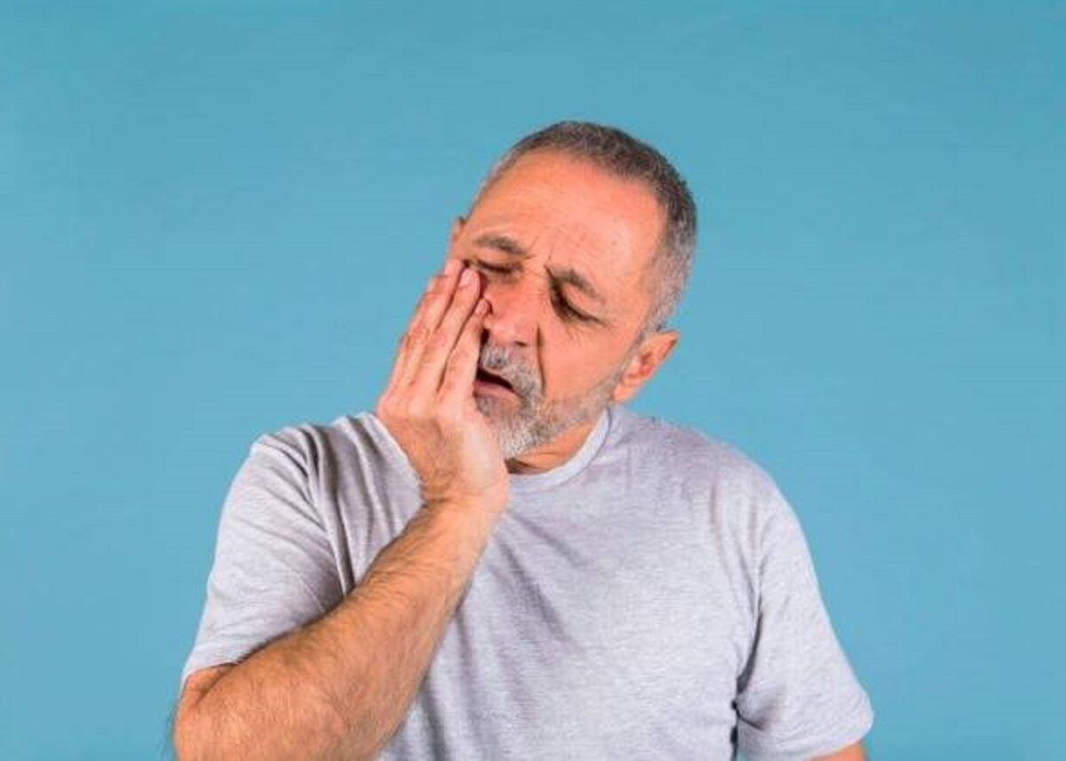 به این دلیل مهم از خلال دندان استفاده نکنید


