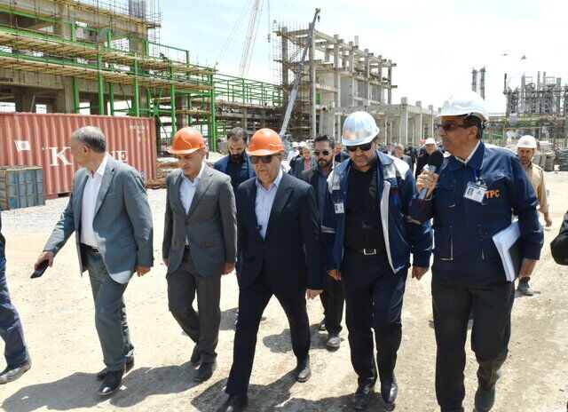 بازدید میدانی استاندار آذربایجان شرقی از مجموعه پتروشیمی تبریز