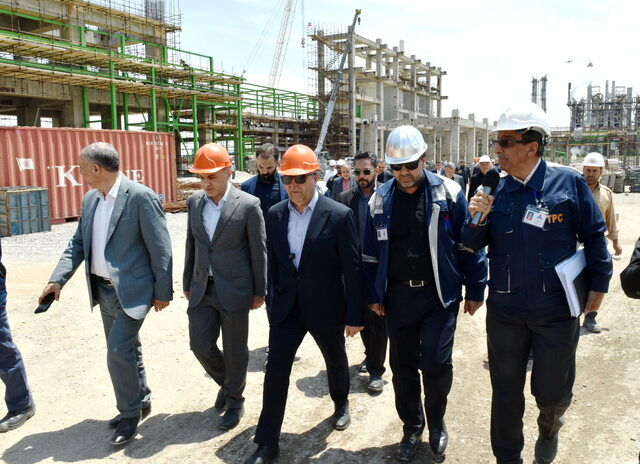 بازدید میدانی استاندار آذربایجان شرقی از مجموعه پتروشیمی تبریز