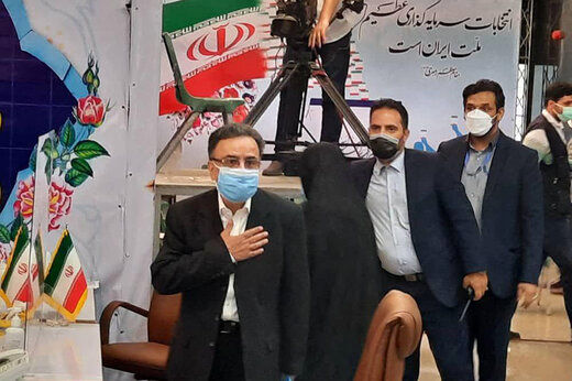 واکنش تاجگردون به حضورش در ستاد انتخاباتی لاریجانی
