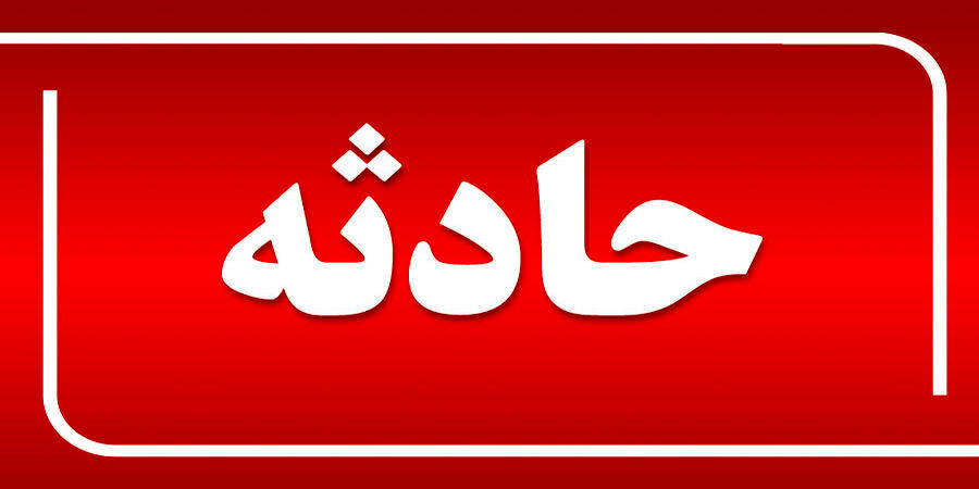 واژگونی دکل مخابراتی در خیابان سهروردی تهران بر اثر توفان