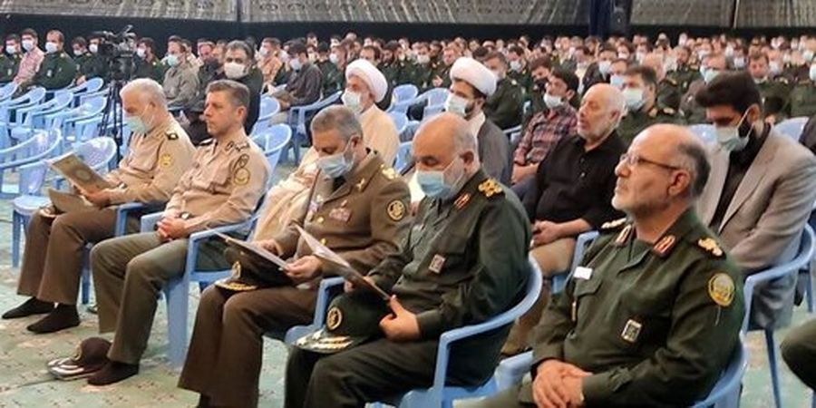 عکسی متفاوت از فرماندهان سپاه و ارتش در یک قاب