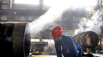 بنگاه‌ها زیر فشار تورمی