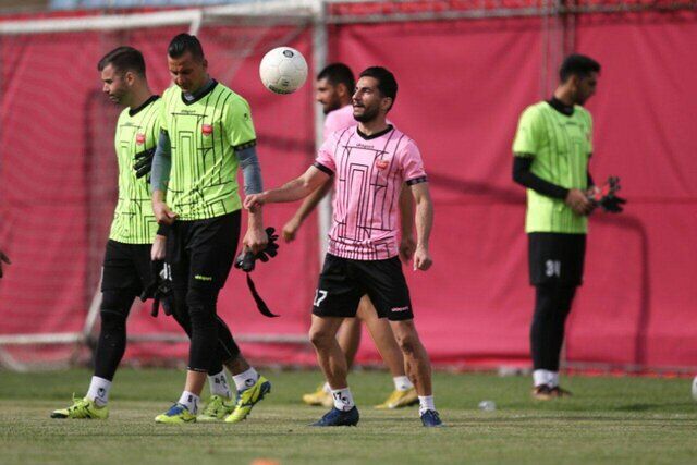 مهدی شیری با پرسپولیس تمدید کرد