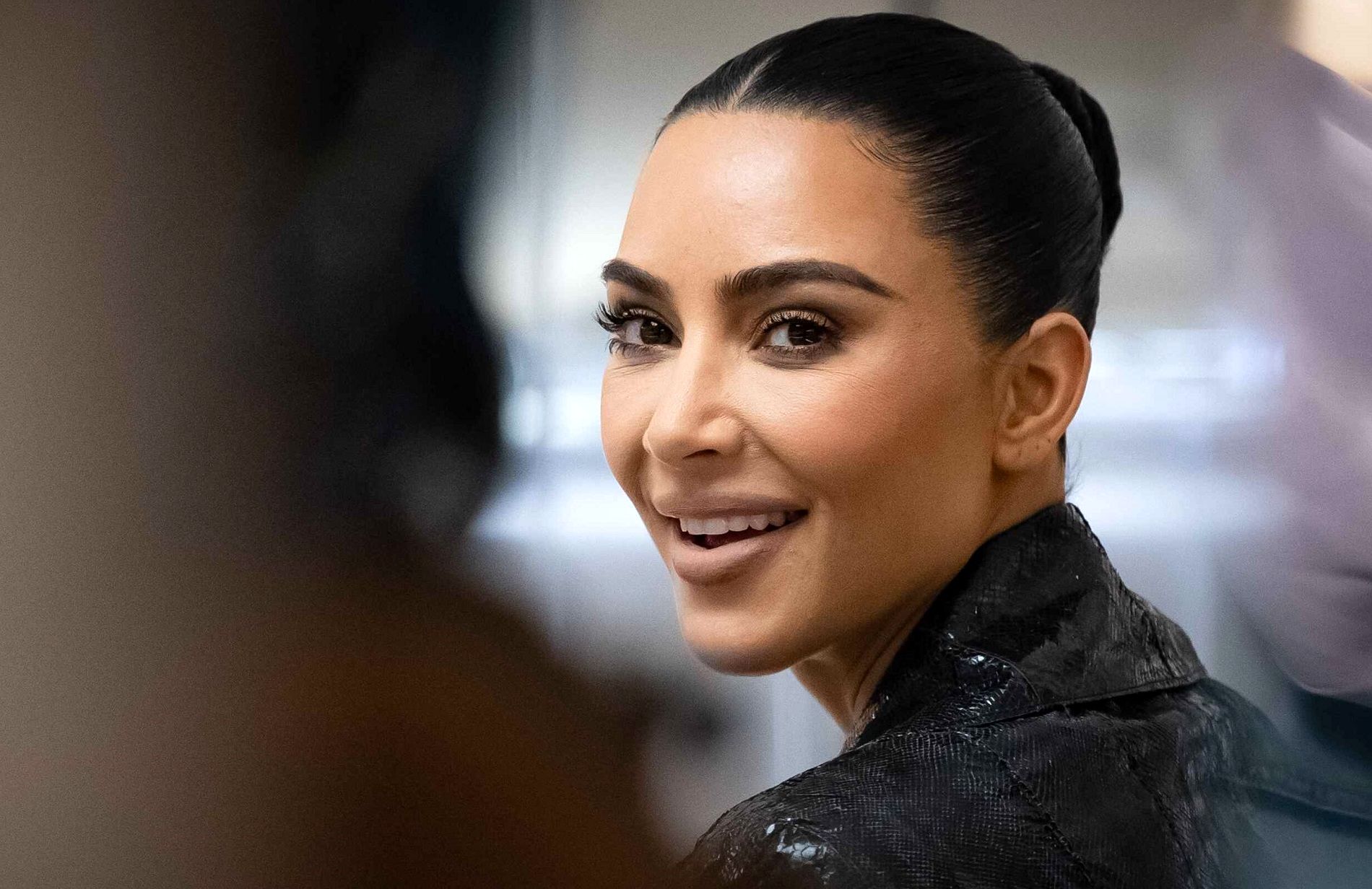 کیم کارداشیان دوباره با پوشش خود سروصدا به پا کرد