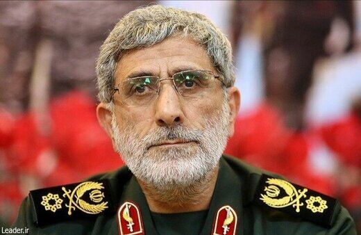 حضور سردار قاآنی بر سر مزار شهید سلیمانی+ عکس