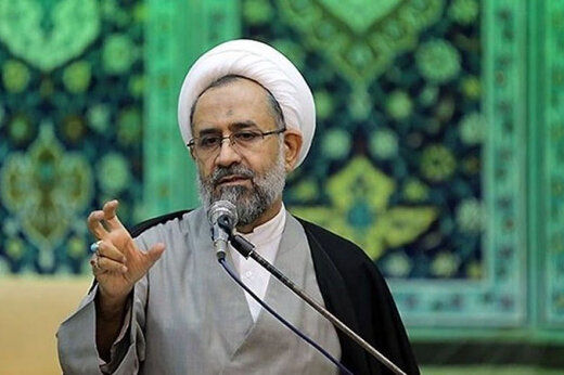  وزیر اطلاعات احمدی نژاد عقب نشینی کرد