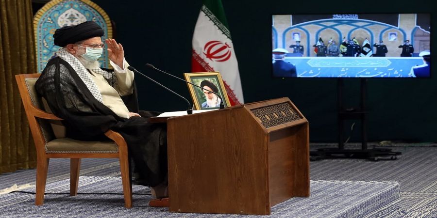 عکسی از دستخط رهبر انقلاب درباره افزایش قیمت بنزین