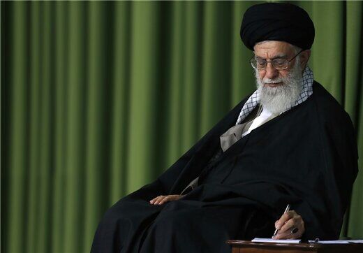 یادداشت رهبر انقلاب پس از بازدید از آرامگاه فردوسی/عکس
